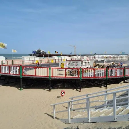 דירה In With Sea Views בלנקנברג